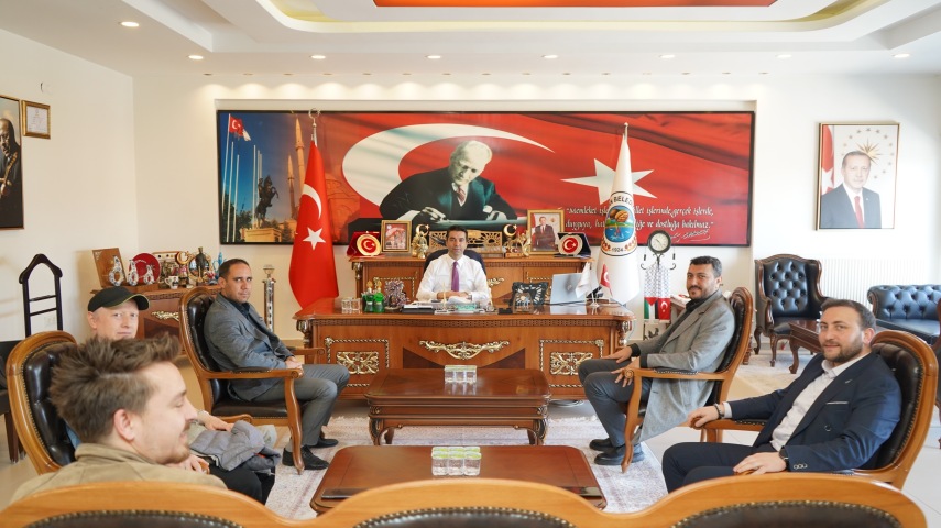 Meslek Yüksekokulumuz Yönetiminden Kaman Belediye Başkanı Emre Demirci’ye Ziyaret