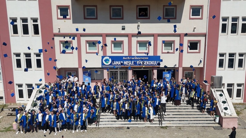 Kaman Meslek Yüksekokulunda Mezuniyet Coşkusu